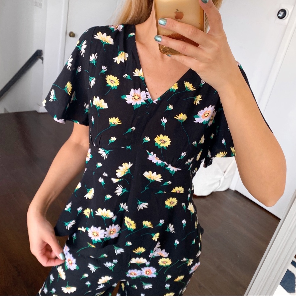 🌼 LOFT BLACK FLORAL RAYON PEPLUM TOP!
